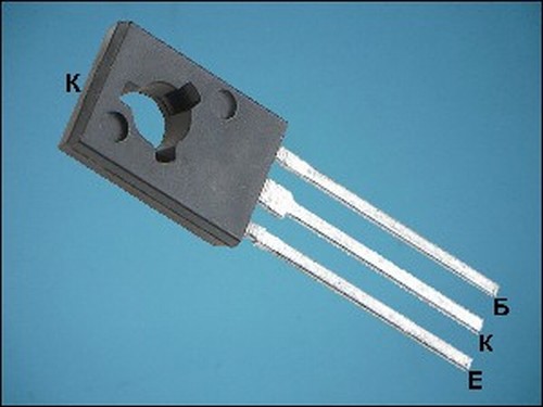 ТРАНЗИСТОР 2SA1209 PNP TO-126 180V 140mA 1W