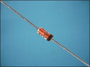 ЦЕНЕРОВ ДИОД 11V 0,5W SOD-27