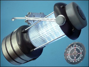 ПОДВИЖНА ЛАМПА EMOS LA110-8 20-LED 4xC + КОМПАС