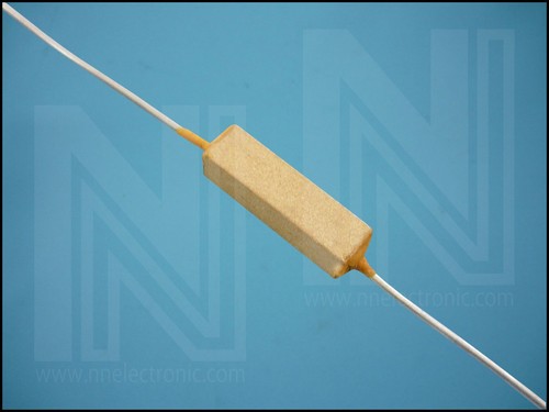 R 8,2om 2,5W 5% 902