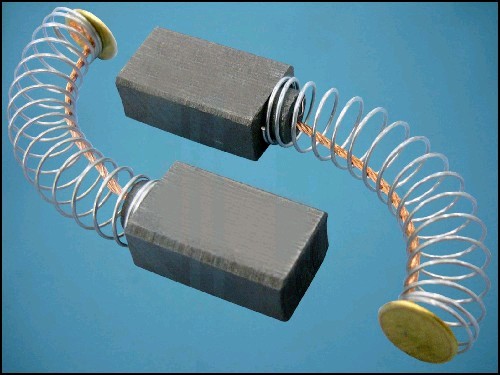 ЧЕТКИ 2 К-Т 3,8x6,2x12mm SG-02-001 ф5mm