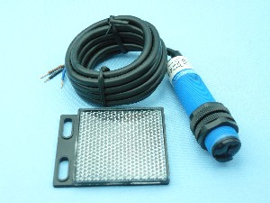 AE3F-R4N1 NPN NO 3LINE 6-36VDC 4m + РЕФЛЕКТОР