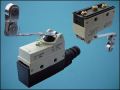 SNAP BUTTON SHL-W3155 (-01) ON-(ON) 3-PIN + ROLL